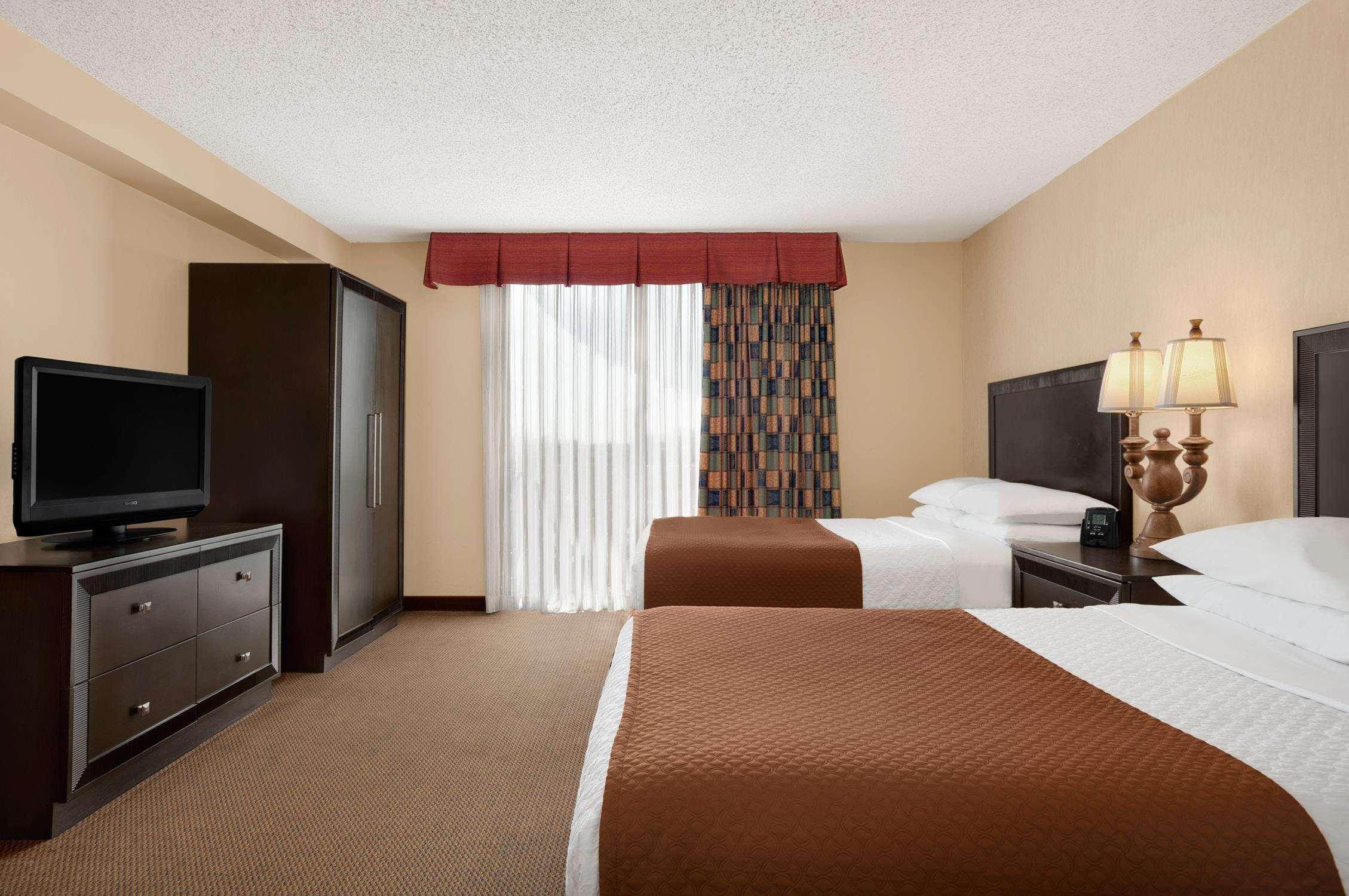 Embassy Suites By Hilton Kansas City Plaza Exteriör bild